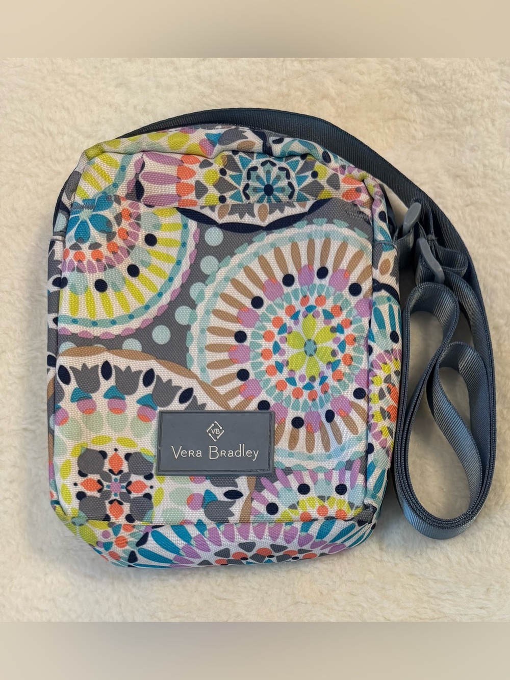 Vera Bradley Lighten Up Mini Hipster Sunny Medallion *READ*